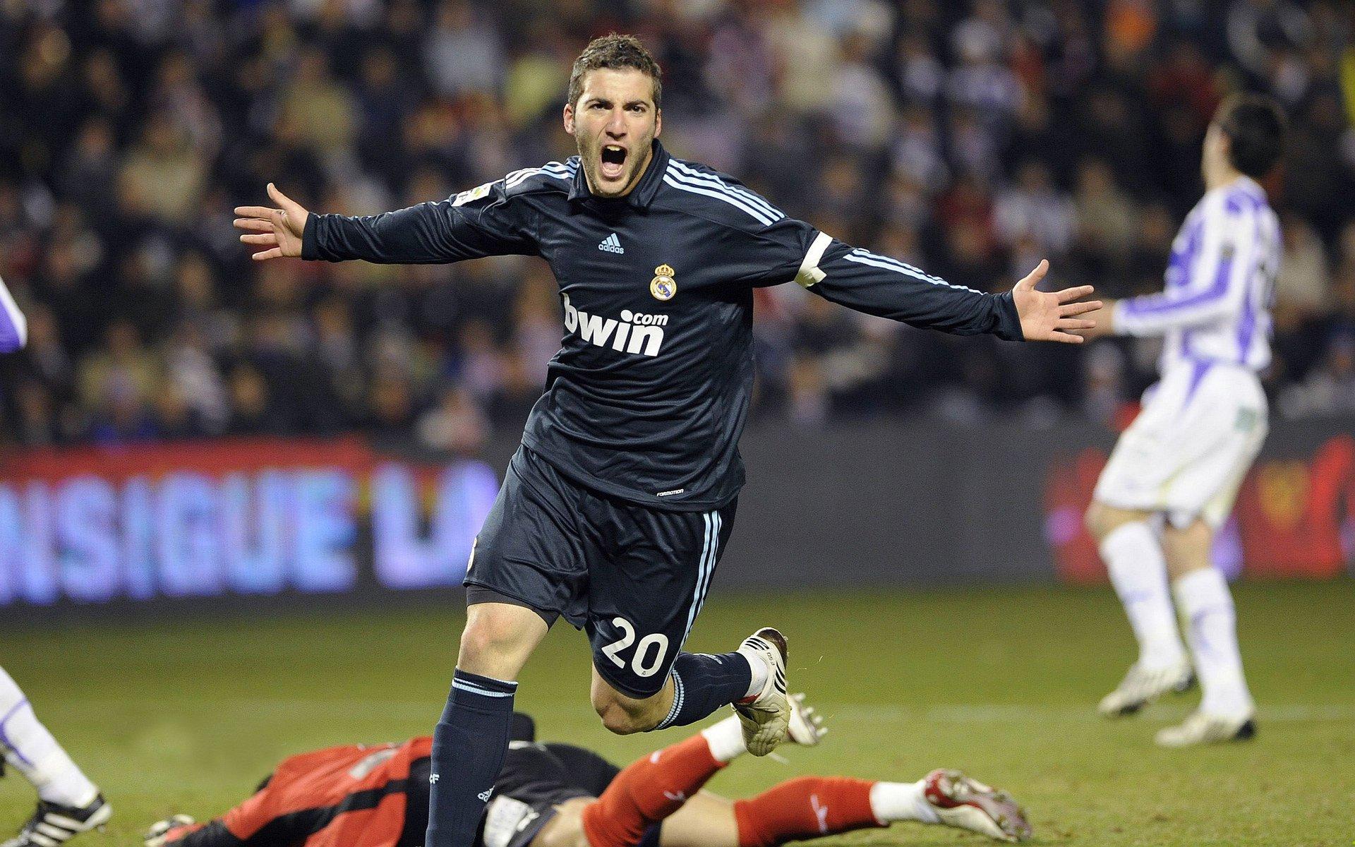 欧冠八强战火重燃，豪门对决引爆全球瞩目