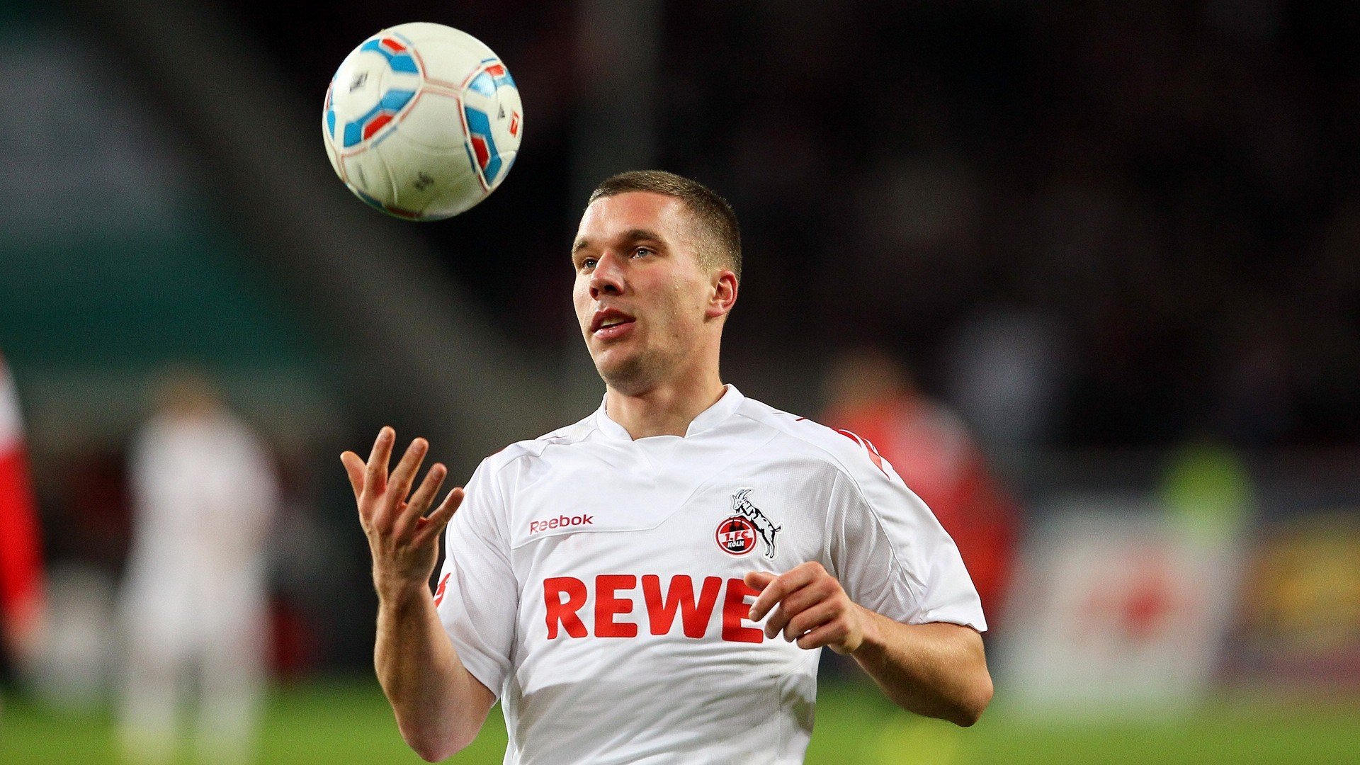 冰雪运动热潮席卷全国，各地掀起冬季健身新时尚