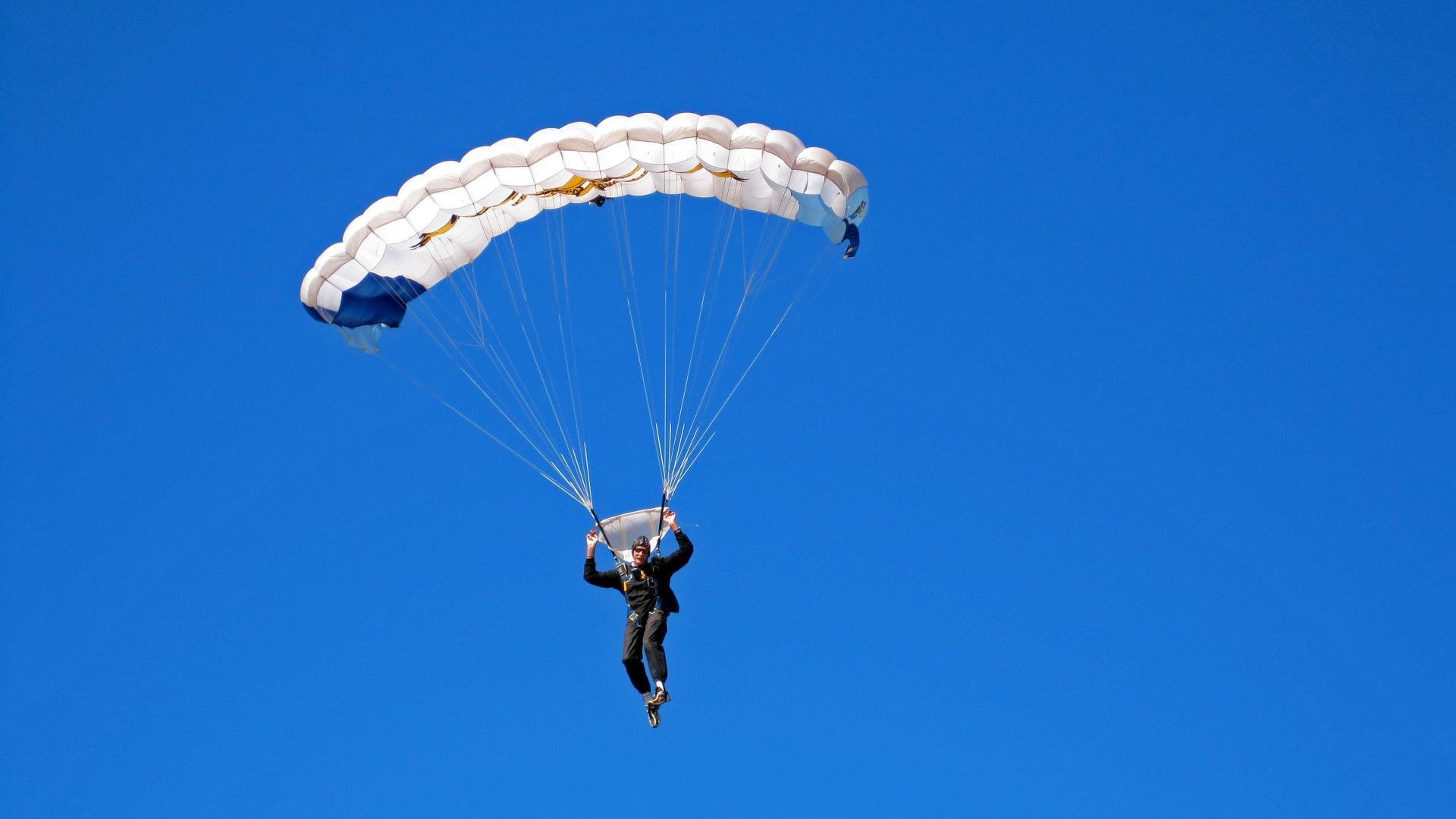 中国体育产业迎来黄金发展期，政策驱动与消费升级双轮驱动