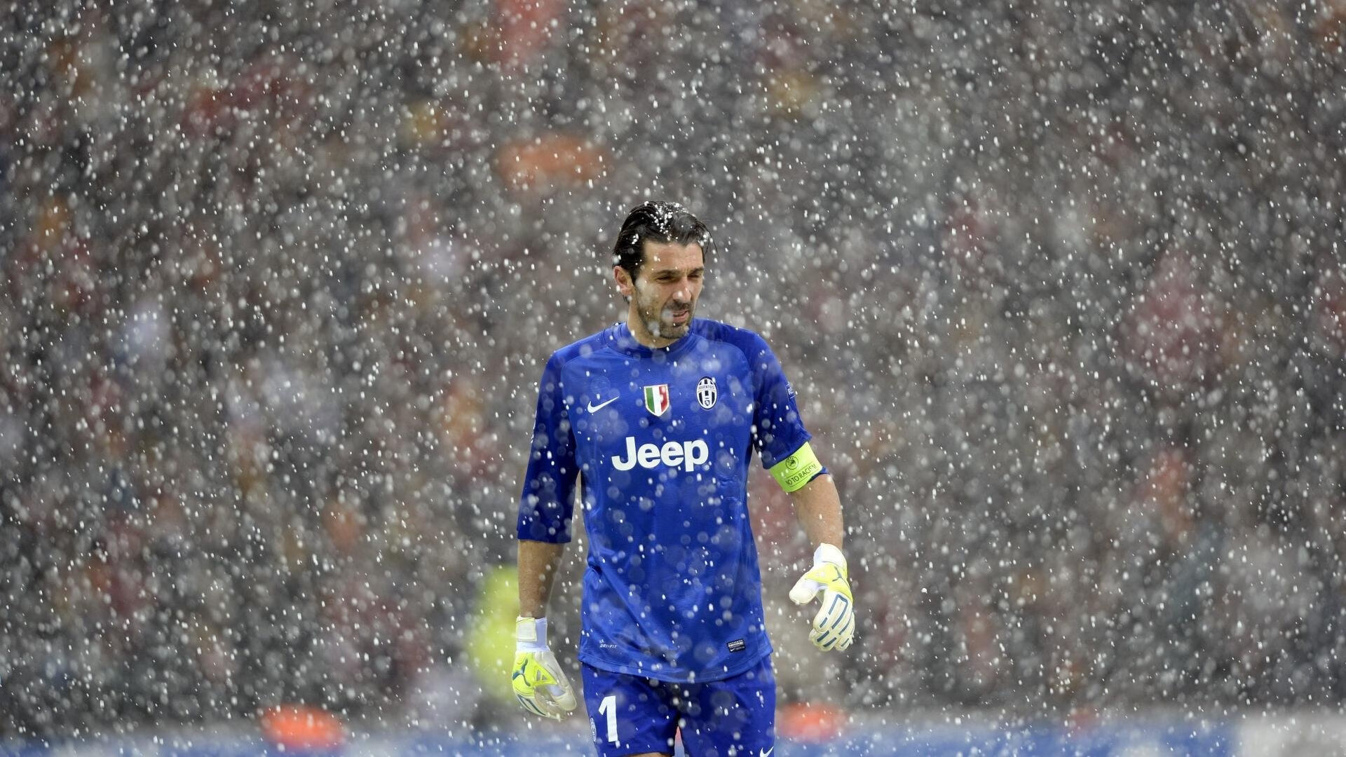 欧冠半决赛激战正酣，豪门对决引爆全球球迷